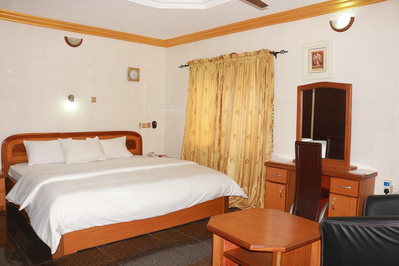 Cute Villa Hotel And Suites Uyo Zewnętrze zdjęcie